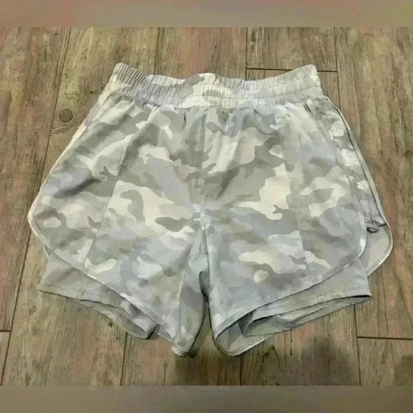 Avia active white/grey camouflage active shorts size small - Picture 1 of 8